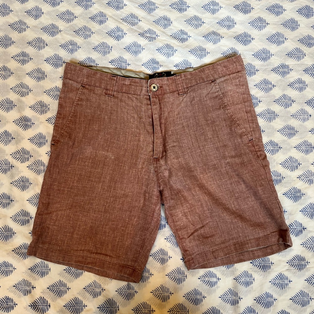 Men’s light reddish slim fit casual shorts